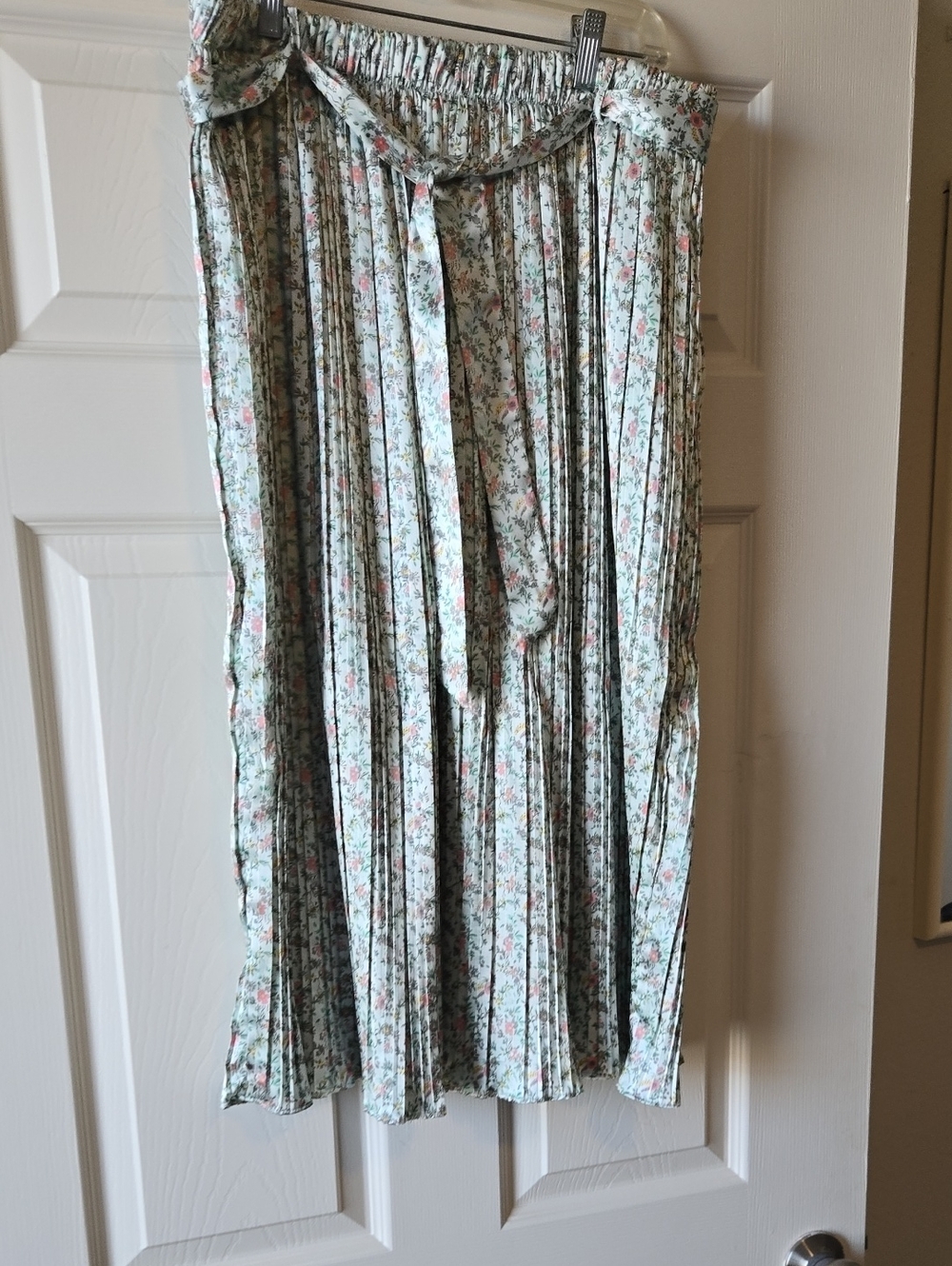 Pleated Floral Midi Skirt in Mint Green